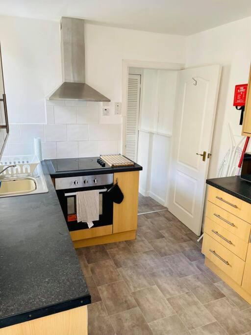 Acora'S Apartments Plymouth Ngoại thất bức ảnh